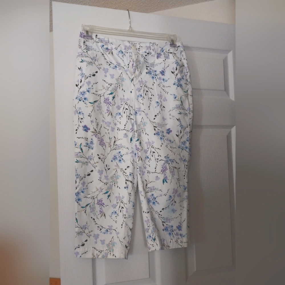 Women's denim floral Capri pants
